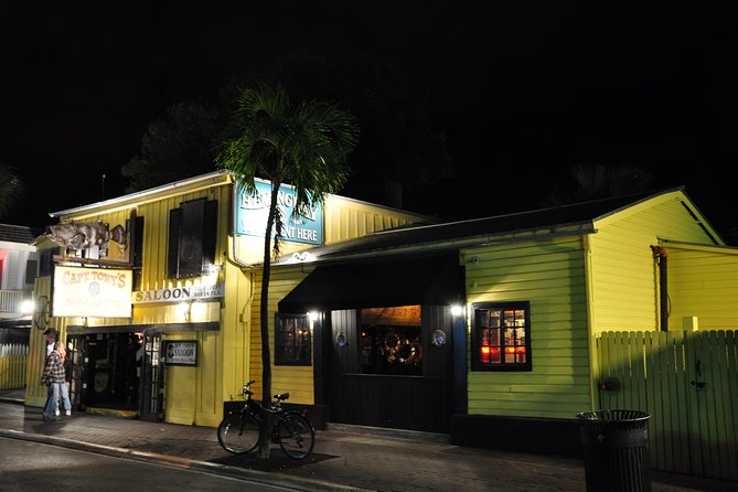Key West Haunted Pub Crawl and Ghost Tour with Free T-Shirt - Duval Street, the Duet of Fun and Spook