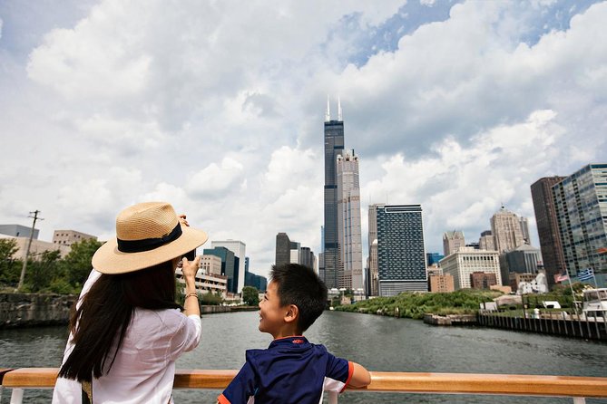 Lake Michigan Skyline Cruise in Chicago - On-Board Commentary: What You’ll Hear and How to Catch It