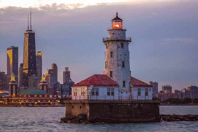 Lake Michigan Sunset Cruise in Chicago - A Chicago skyline you see from the water, not the sidewalk