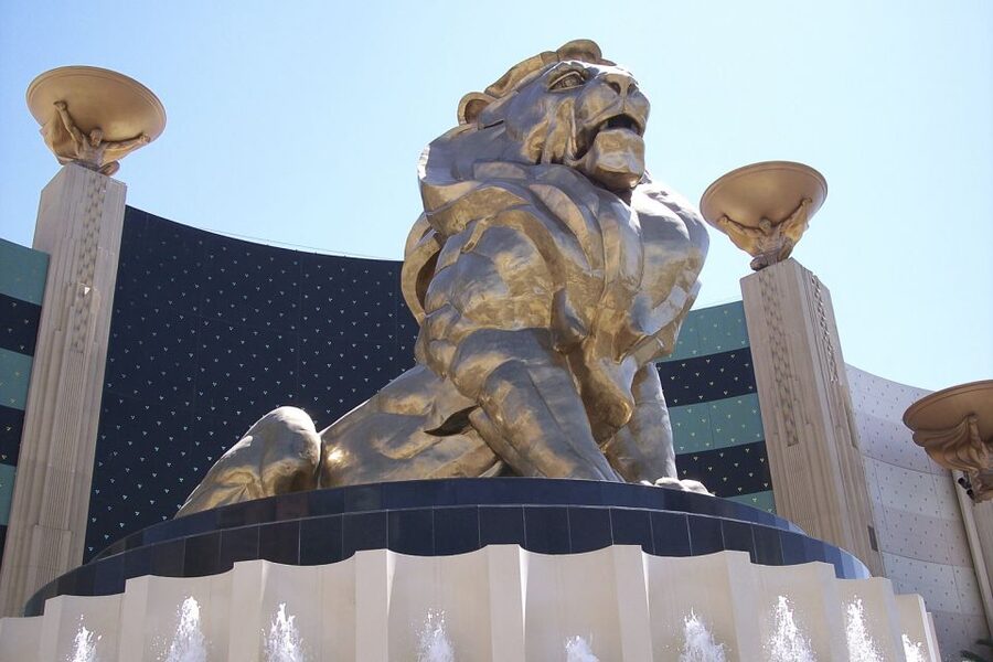 Las Vegas: David Copperfield at the MGM Grand - Kids, Age Limits, and the Strobe Light Reality