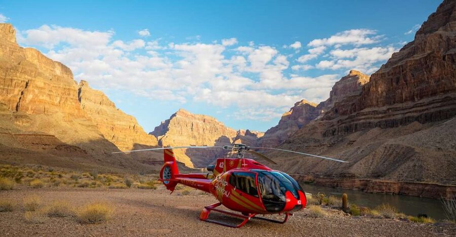 Las Vegas: Grand Canyon Helicopter Landing Tour - The route: Hoover Dam, Lake Mead, Black Mountains, and the canyon approach