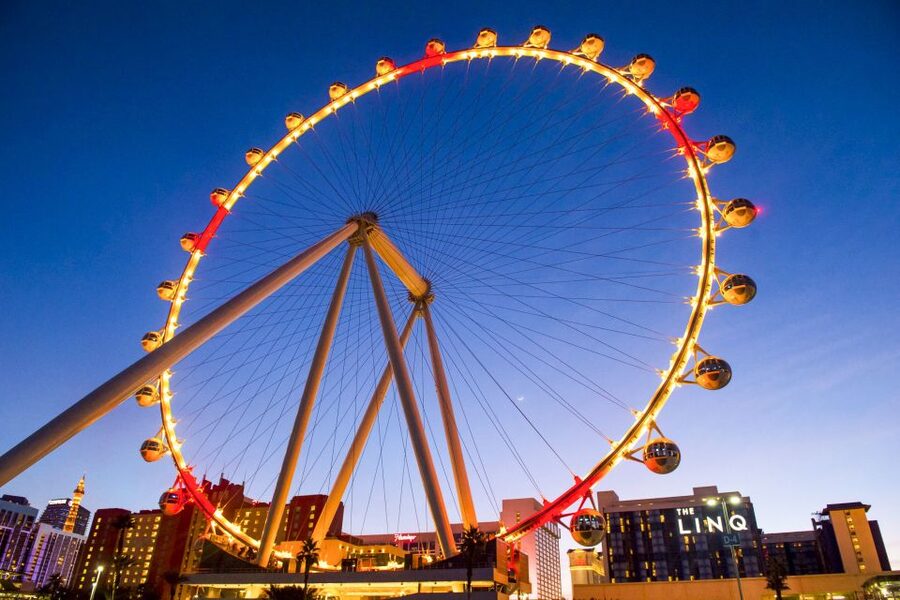 Las Vegas: High Roller Entry Ticket with In-Cabin Open Bar - 550 feet above the Strip: day and night views that change the whole experience