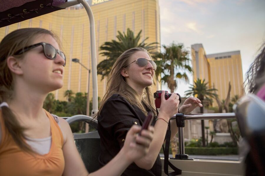 Las Vegas: Hop-on Hop-off Sightseeing Tour by Open-Top Bus - Digital Audio, Drivers, and the Real Expectation on Narration
