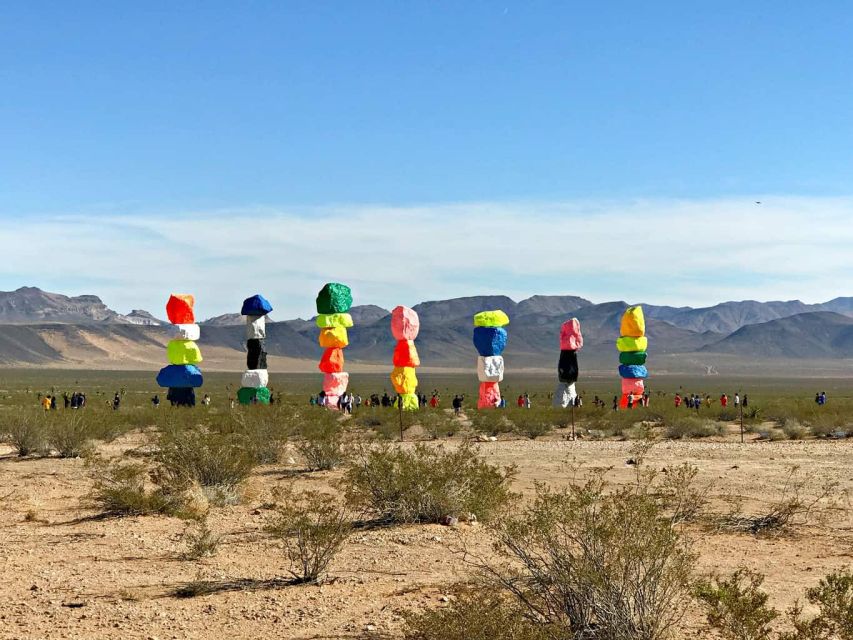 Las Vegas: Mojave Desert, 7 Magic Mountains, Vegas Sign Tour - The Welcome to Fabulous Las Vegas sign: getting the best photos
