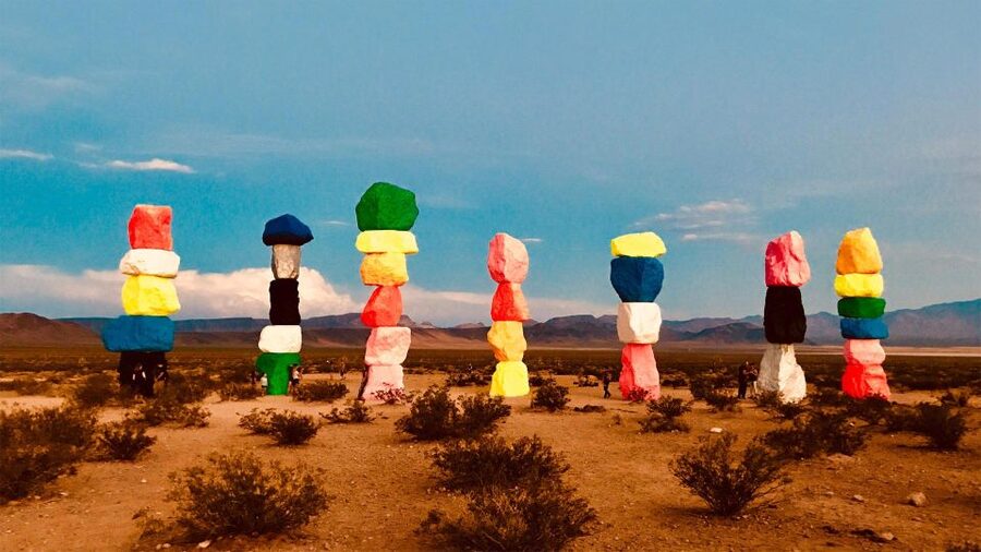 Las Vegas: Mojave Desert, 7 Magic Mountains, Vegas Sign Tour - The drive back down Las Vegas Boulevard