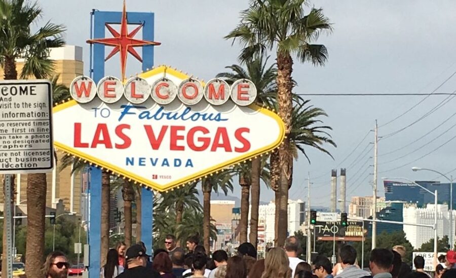 Las Vegas: Mojave Desert, 7 Magic Mountains, Vegas Sign Tour - FAQ