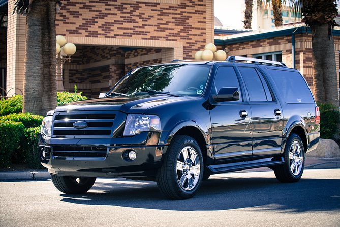 Las Vegas Private Airport Roundtrip Transfer - From Taxi Lines to a Name Sign in Baggage Claim