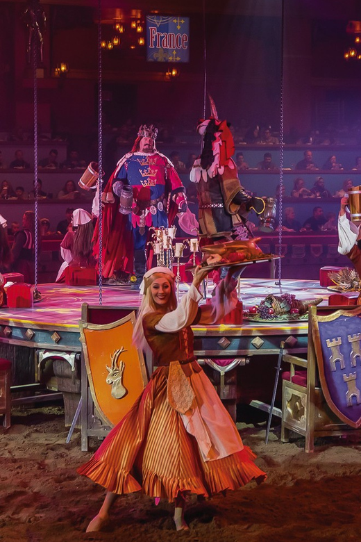Las Vegas: Tournament of Kings Show at Excalibur - Knights on horseback, jousting, and the big stunts