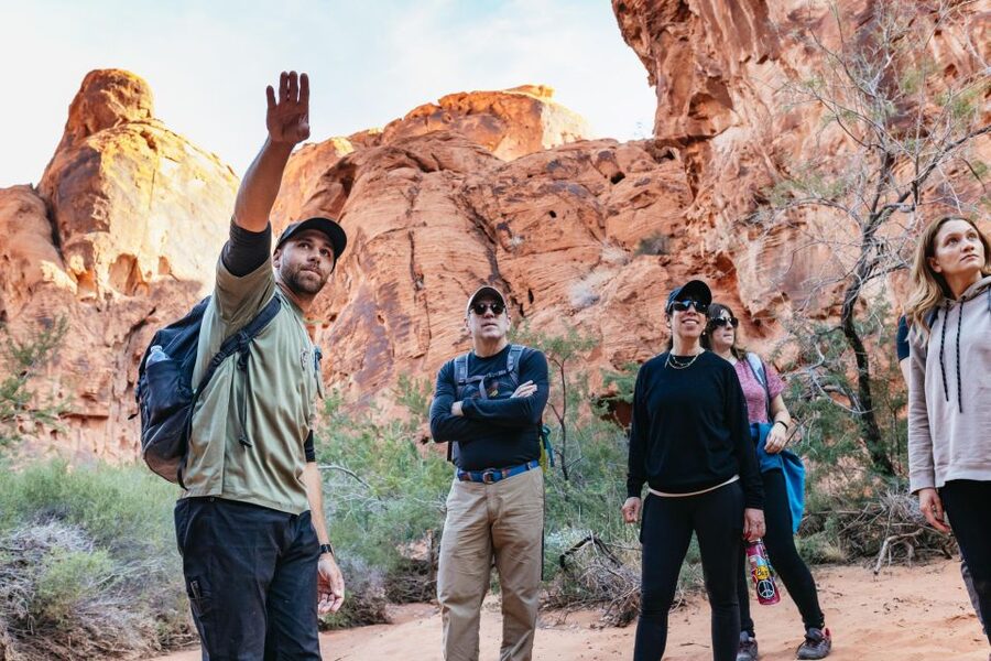 Las Vegas: Valley of Fire Guided Hike with Drinks and Snacks - Why Valley of Fire feels like another planet from Las Vegas