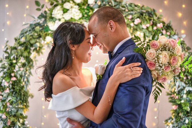 Las Vegas Wedding at The Little Vegas Chapel - Key highlights you can plan around