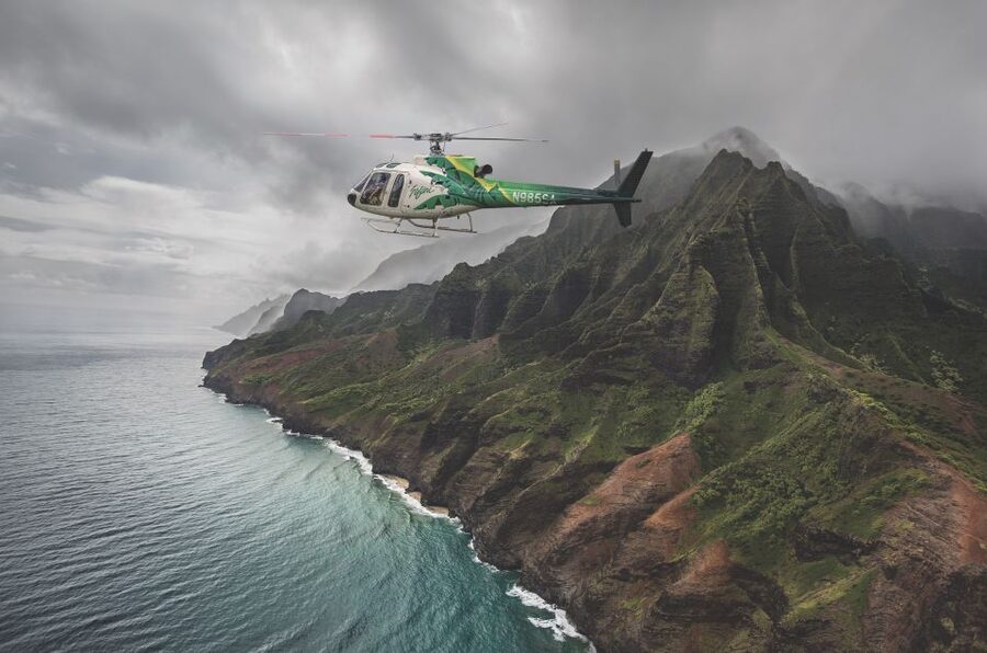 Lihue: Deluxe Waterfall Safari Helicopter Tour - Pilot commentary is the difference between seeing and understanding
