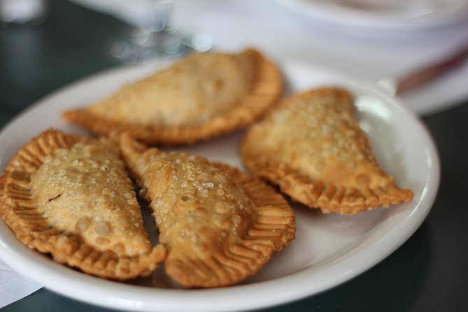 Little Havana Food and Walking Tour in Miami - Party Cake Bakery and guayaba pastelitos: sweet smoke, early mornings