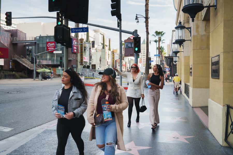 Los Angeles: Half-Day Best of LA Tour - Santa Monica Pier: 45 minutes for ocean time and boardwalk photos