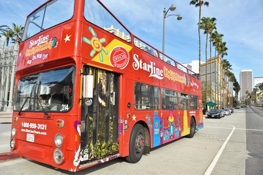 Los Angeles: Hop-On Hop-Off Bus Tour with Audio Guide - Buses, comfort, and the small issues that change your day