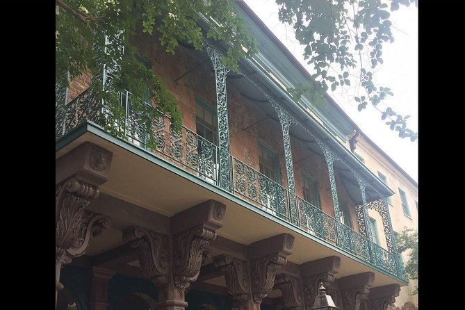 Lost Stories of Black Charleston Walking Tour - The storytelling style: strong points and a heads-up
