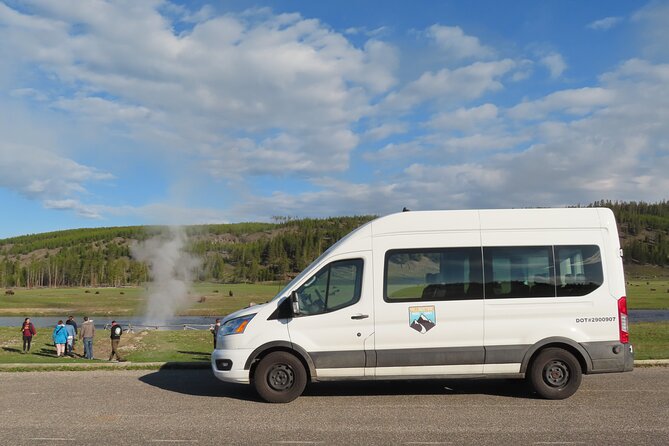 Lower Loop Van Tour from West Yellowstone: Grand Prismatic and Old Faithful - A practical caution: phone pockets and door closures
