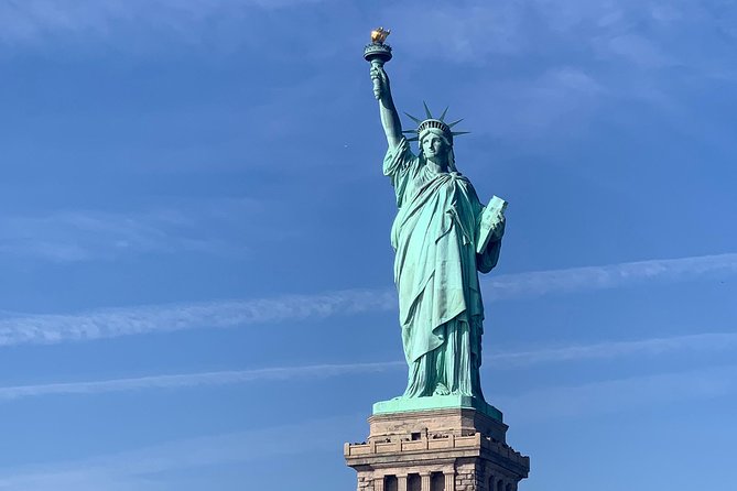Manhattan Adventure Sightseeing Boat Tour - from Chelsea Piers - Under the Brooklyn Bridge: the skyline shot you will actually want to frame