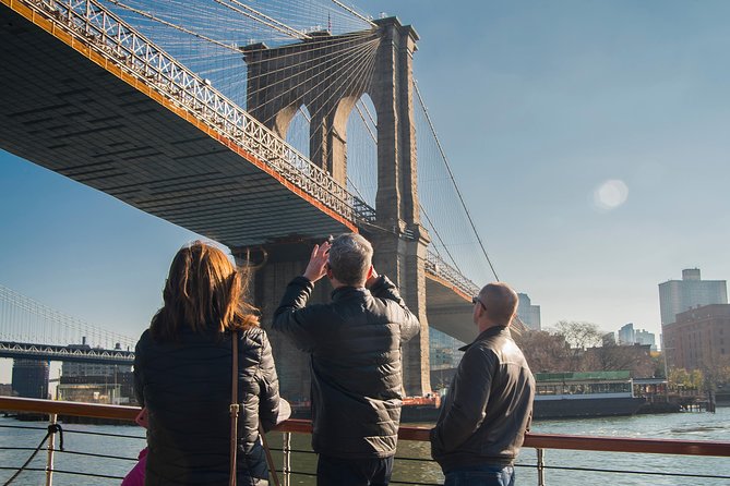 Manhattan Architecture Yacht Cruise - Statue of Liberty Area and Ellis Island Proximity: The Stops That People Remember