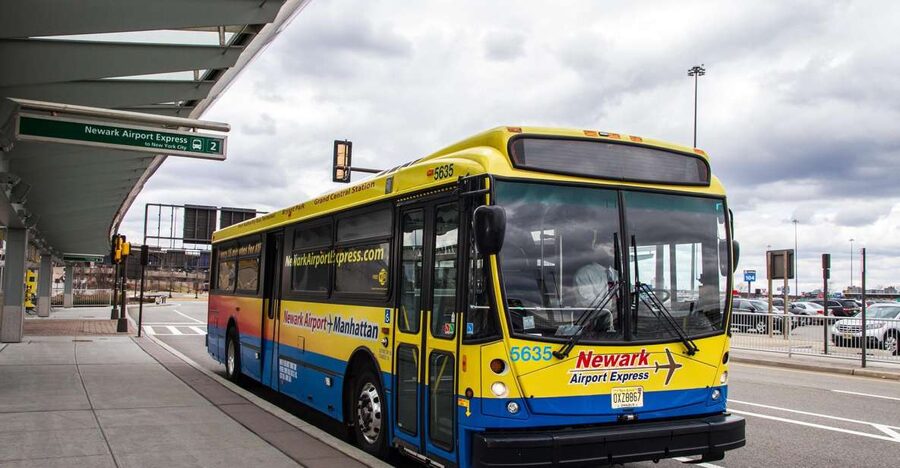 Manhattan: Bus Transfer from/to Newark Airport - On the bus ride: comfort, timing, and how drivers help