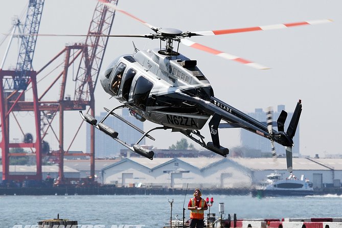 Manhattan Sky Tour: New York Helicopter Flight - Seats, Motion Sickness, and Photo Realities Inside a Six-Person Cabin