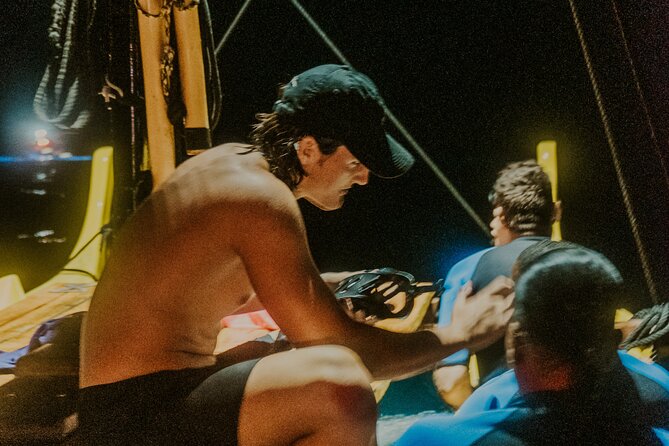 Manta Ray Snorkeling by Night in Kailua-Kona, Hawaii - The canoe ride: short, historic, and surprisingly practical