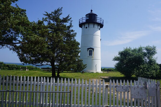 Martha's Vineyard Day Trip with Optional Island Tour from Boston - Oak Bluffs 6-Hour Freedom Window for Bikes, Town Wandering, and Lunch