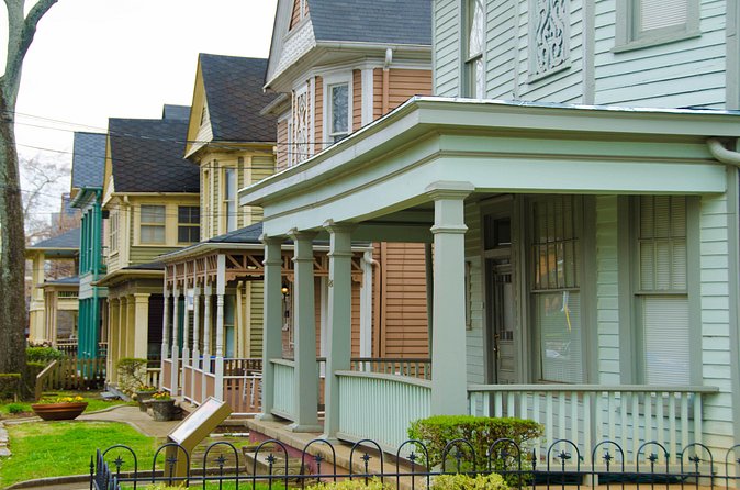 Martin Luther King Jr. History Walking Tour - The MLK National Historic Site stop: where the tour slows down