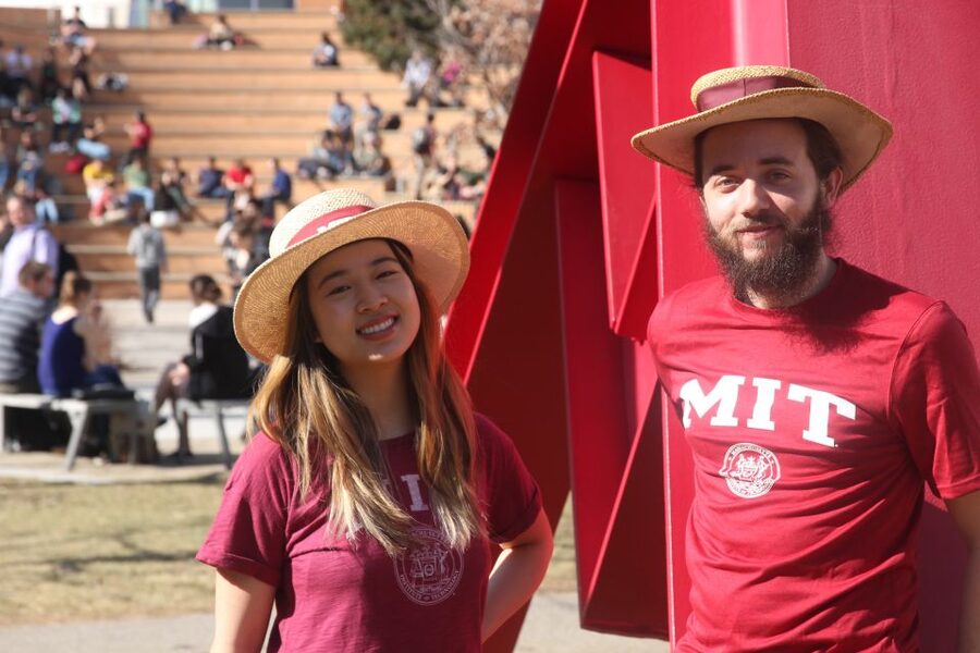 Massachusetts Institute of Technology Public Tour - The student guide effect: MIT in human terms