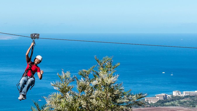 Maui 8 line Zipline Adventure: Soar above valleys & Island views - Practical gear checklist: what to wear for Maui zipline grit
