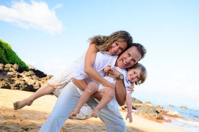 Maui Family and Couple Beach Photo Session - Why Po‘olenalena Beach is a great backdrop for couples and families