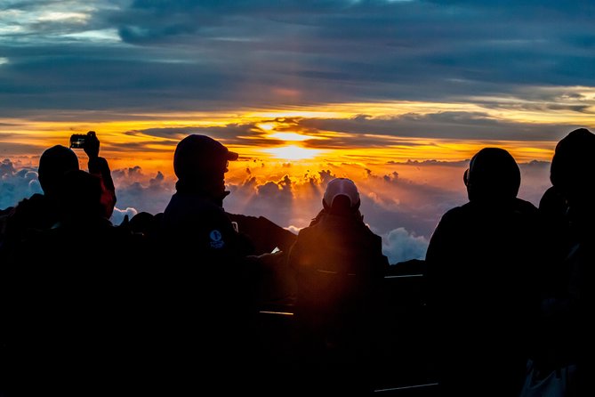 Maui: Haleakala Sunrise Spectacular with Local Breakfast - A very early start, with hotel pickup that saves your morning