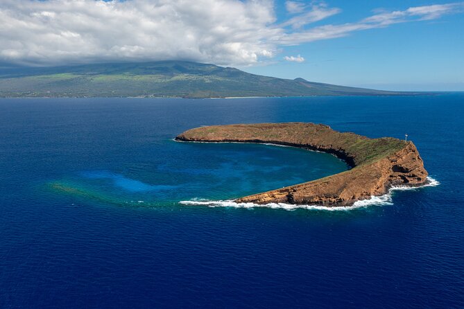 Maui: Molokini and Turtles Luxury Yacht Snorkel - Entering the Pride of Maui Elua vibe: comfort first, then ocean