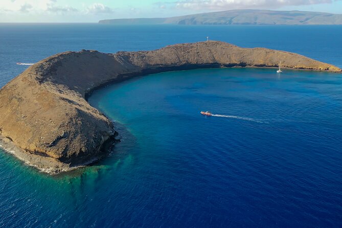 Maui: Molokini Crater and Turtle Town Snorkeling From Kihei - What’s included, and what you should bring yourself