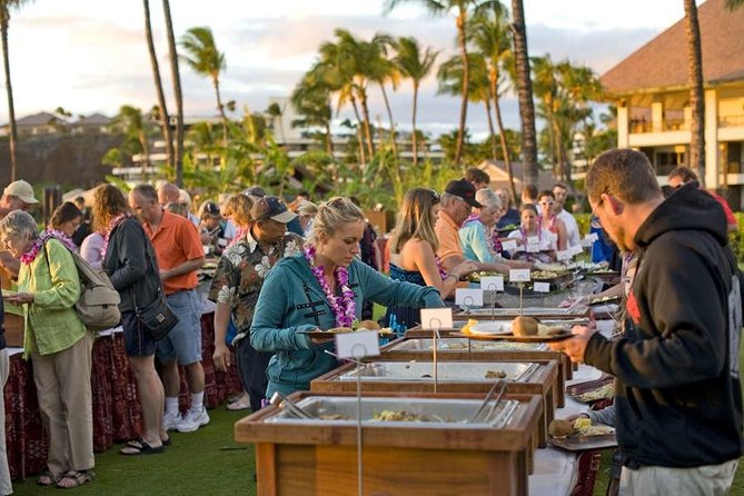 Maui Nui Luau at the Sheraton Maui Resort & Spa - The Polynesian show: from Hawaii to Samoa, with fire and fast feet