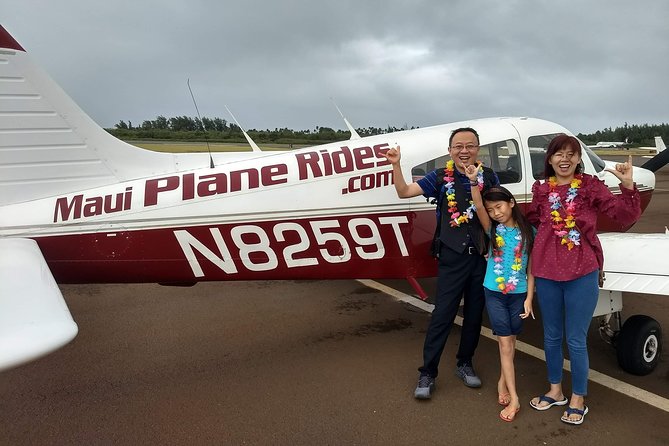 Maui -PRIVATE- Air Tour FUN: 3 Islands: (2-5 people): SEE it ALL! - Private cabin basics: small party comfort and the weight requirement