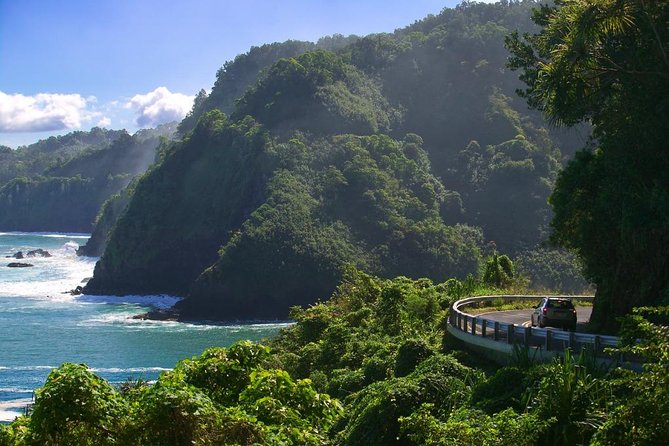 Maui: Road to Hana Adventure with Farm to Table Lunch - Wai’anapanapa State Park: black sand beach time you can plan around