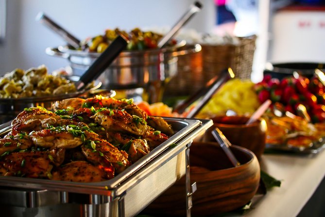 Maui Sunset Dinner Cruise - A Hawaiian Hula Experience - Dinner plus open bar: where the $158 really either clicks or doesn’t