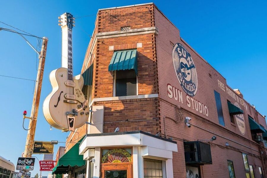 Memphis: City Tour with Optional Sun Studios & Riverboat - Peabody Hotel duck march: pure Memphis theater