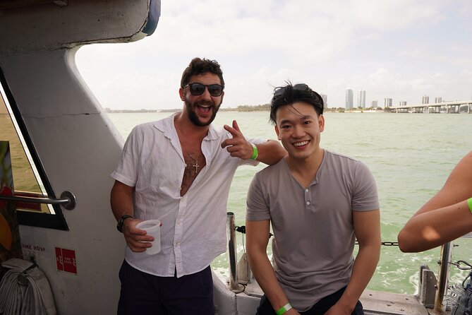Miami: 3-Hours All Inclusive Party Boat Cruise - Star Island and Skyline Time: What You Actually See