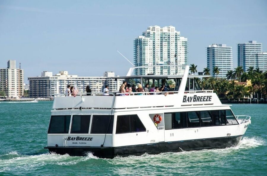 Miami: Biscayne Bay Millionaire's Homes Sightseeing Cruise - Key points worth clocking