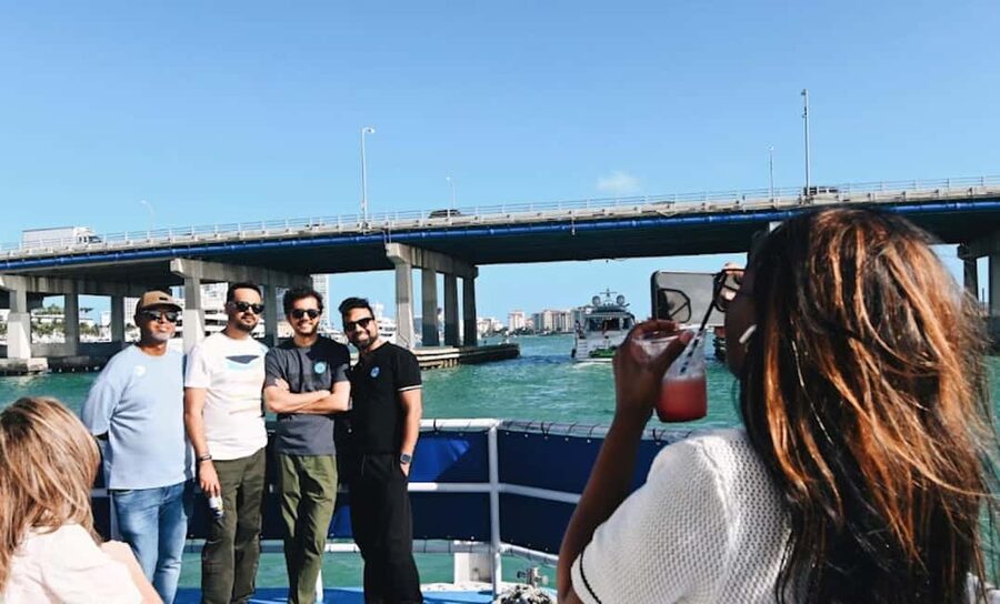 Miami: Biscayne Bay Millionaire's Homes Sightseeing Cruise - Freedom Tower to the Venetian Islands: Getting Oriented on the Route