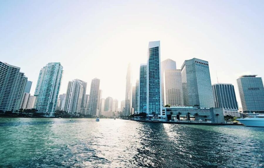 Miami: Biscayne Bay Millionaire's Homes Sightseeing Cruise - The Guide, the Humor, and What Bilingual Adds