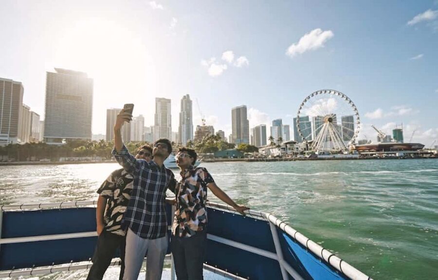 Miami: Biscayne Bay Millionaire's Homes Sightseeing Cruise - Price Value: $20 for 90 Minutes of Water Time (and What Costs Extra)