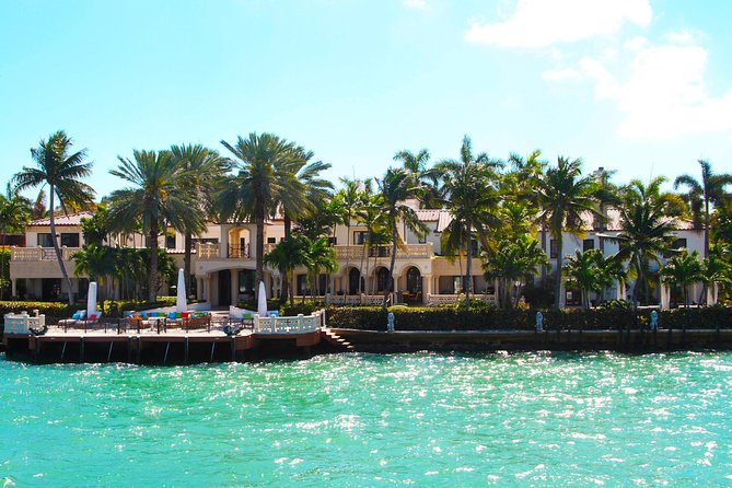 Miami Biscayne Bay rich and famous Sightseeing Boat Tour - Downtown Miami from the water, not from a parking lot
