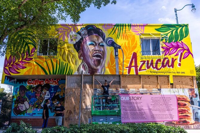 Miami City Tours – 5 Sites, 4 Stops, One Tour – 3.5 Hours of Fun - Star Island by road: celebrity mansions from inside the bus