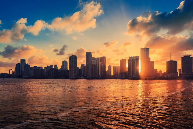 Miami Millionaires Sightseeing Cruise - Port of Miami plus the Downtown Skyline: when the city turns cinematic