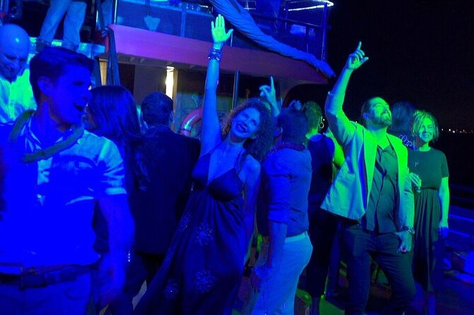 Miami Party Boat Cruise Music & Skyline Views - FAQ