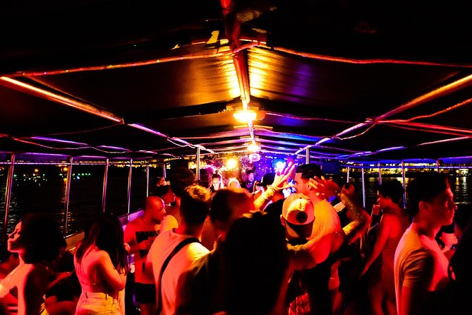 Miami Party Boat Cruise Music & Skyline Views - Onboard Reality Check: DJ Sound, Dance Space, and the Cash Bar