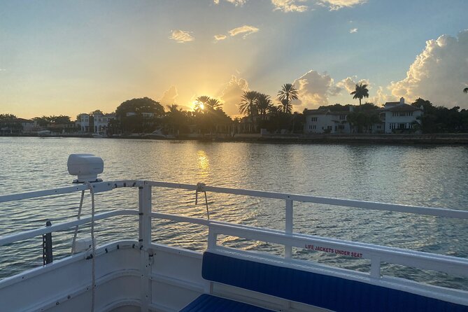 Miami Sightseeing Cruise on a Luxury Yacht - The Onboard Bar and Snacks: where the value can slip