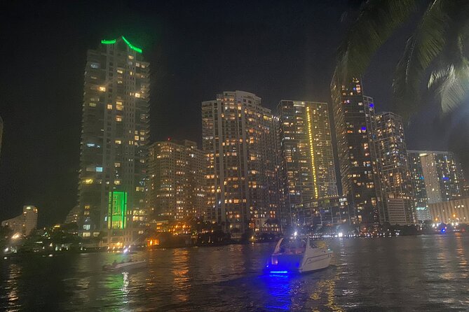 Miami Sightseeing Cruise on a Luxury Yacht - What I’d Pack and How to Enjoy It Without Stress